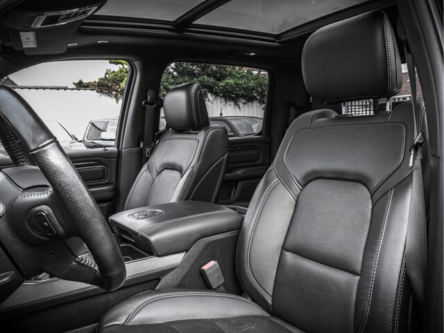 Dodge 1500 Ram Sport Night | Luchtvering | 5.7L HEMI V8 4x4 Crew Cab