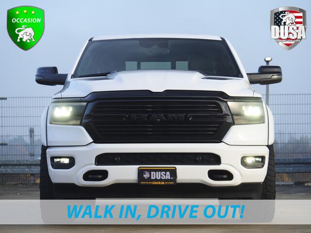 Dodge 1500 RAM | Laramie | 5.7 V8 | 4x4 | Crew Cab | Fenders | 22 inch Wheels | RAMBAR | Smoked Lights | LPG Nieuw binnen!