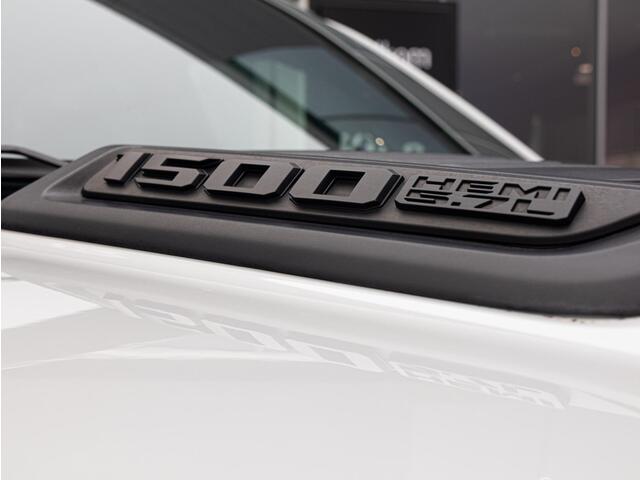 Dodge 1500 Ram 5.7 V8 4x4 Crew Cab Laramie Night | Luchtvering | Elektrische side steps |