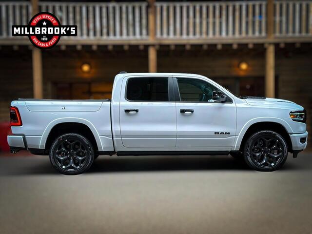 Dodge 1500 Ram 5.7 V8 Limited Night Rambox BPM VRIJ, LPG, Panoramadak, Head Up Display,