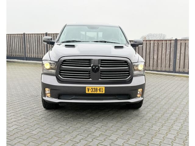 Dodge 1500 RAM 5.7 HEMI V8 4x4 CC SPORT PANO 2018