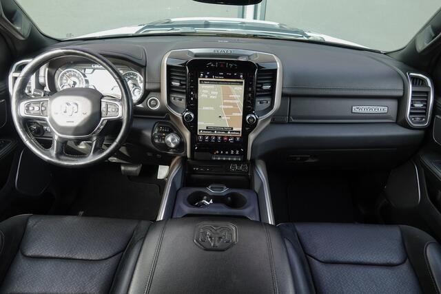 Dodge 1500 Ram 5.7 V8 401Pk 4x4 Crew Cab | Laramie | 360° Camera | Panoramadak | Treeplanken | Trekhaak | 22'' | Ivory White