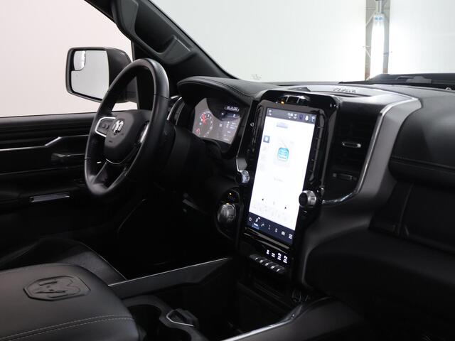 Dodge 1500 Ram 5.7 V8 4x4 CREW CAB | LARAMIE SPORT | PRINS LPG | NL AUTO | 3500 KG TREKHAAK | BED COVER | NAVIGATIE | 360 GRADEN CAMERA | HARMAN / KARDON AUDIO | STOELVERWARMING | STOEL VERKOELING | CARPLAY | ANDROID AUTO | SPORT