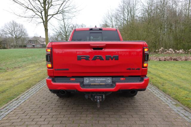 Dodge 1500 Ram 5.7 V8 4x4 Crew Cab Laramie | Harman Kardon | Luchtvering | 360° Camera | Panoramadak | Head Up | Adaptive Cruise |