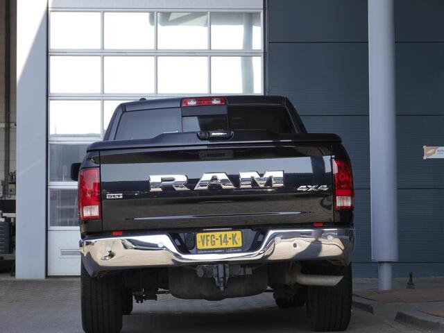 Dodge 1500 Ram 5.7 V8 4x4 Crew Cab 5'7 Sport | Dubbele cabine | 3500KG Trekgewicht | Camera voor en achter | Sidesteps | Climate control | Trekhaak | Navigatie | Stoel en stuurverwarming