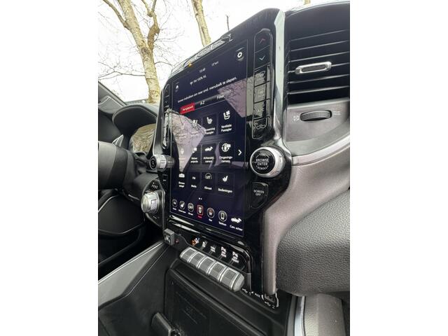 Dodge 1500 Ram 4X4 LARAMIE NIGHT EDITION 5.7 V8 4x4 LPG