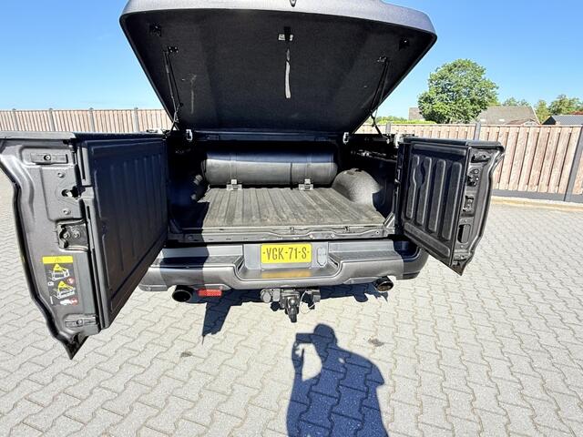 Dodge 1500 RAM 5.7 HEMI V8 4x4 CC SPORT PANO 22'' MARGE!