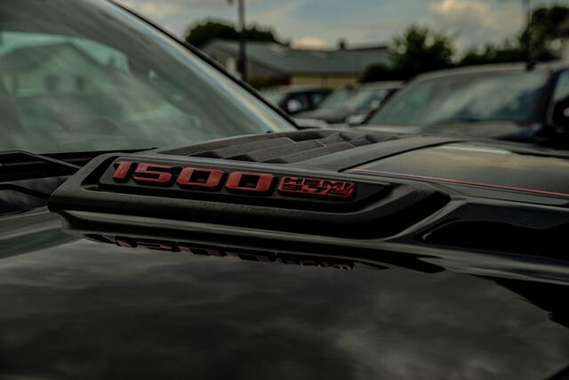 Dodge 1500 Ram 5.7 V8 4x4 Crew Cab Laramie sport | Pano | Stoelverwarming | XD velgen |