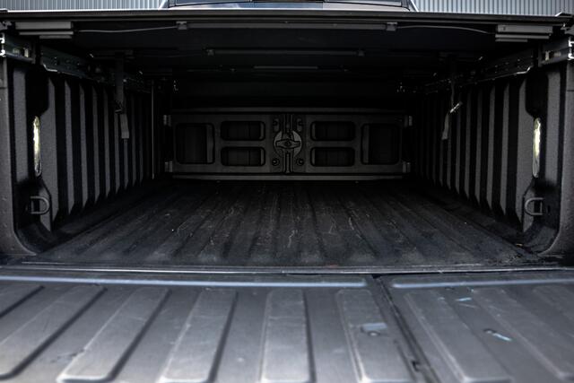 Dodge 1500 Ram 1500 LIMITED 5.7L V8 | 1e Eigenaar | Head up | Luchtvering | Rambox | Split Tailgate | Pano | Harman / Kardon