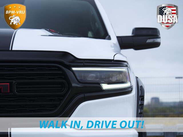 Dodge 1500 RAM | Limited | 5.7 V8 | HEMI | Night Edition | Panorama dak | Luchtvering | BPM-VRIJ | Bright white Getoonde accessoires zijn verkrijgbaar tegen meerprijs