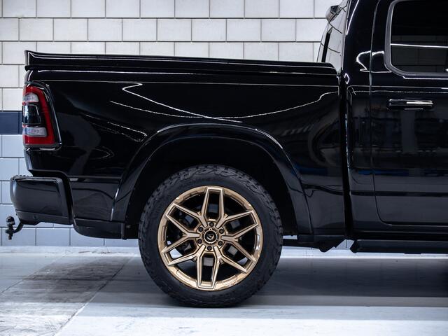 Dodge 1500 Ram 5.7 V8 4x4 Crew Cab Laramie Night | 22" Breedset | Striping