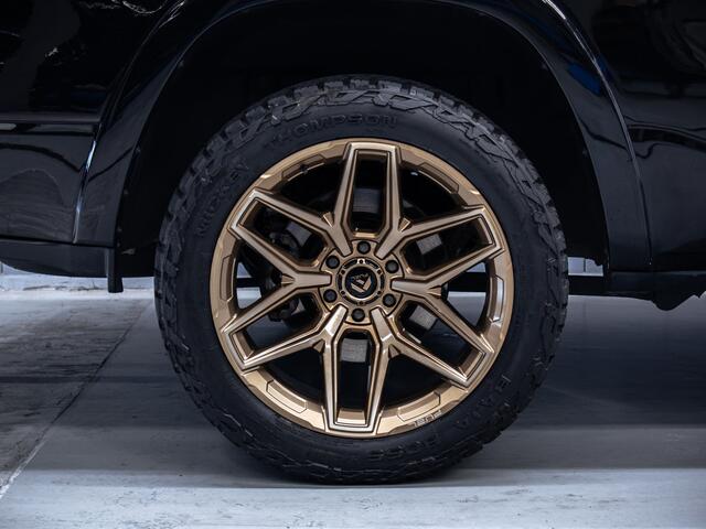 Dodge 1500 Ram 5.7 V8 4x4 Crew Cab Laramie Night | 22" Breedset | Striping