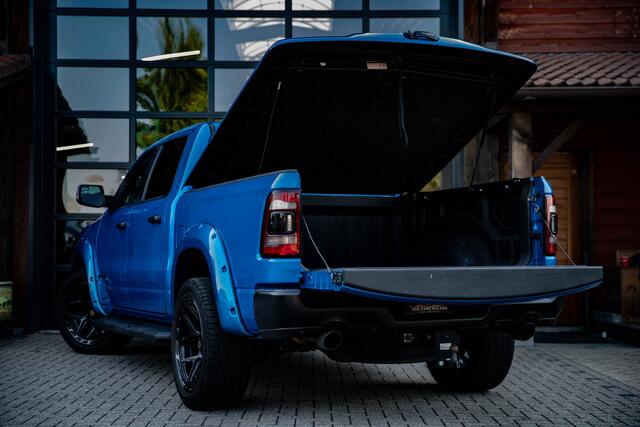Dodge 1500 Ram 5.7 V8 | wide body | 6 zits op kenteken | Panorama dak |