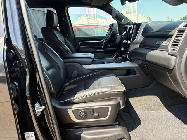 Dodge 1500 Ram 5.7 V8 4x4 Crew Cab Laramie Clima, cruise, trekhaak, treeplanken