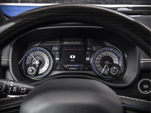 Dodge 1500 Ram Limited Night 5.7L Hemi V8 | Pano| Luchtvering| 360 camera 6.4 ft Bed