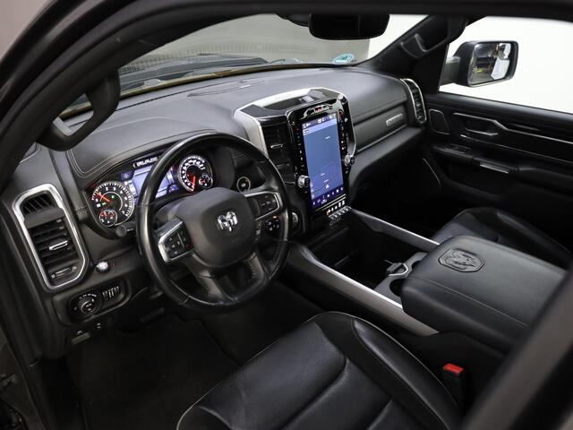 Dodge 1500 Ram 5.7 V8 4x4 Crew Cab Laramie Night | Hardtop | Luchtvering | Night Package | 4Play velgen met All Terrain banden |