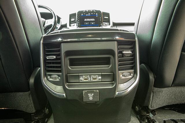 Dodge 1500 ram Ram laramie V8