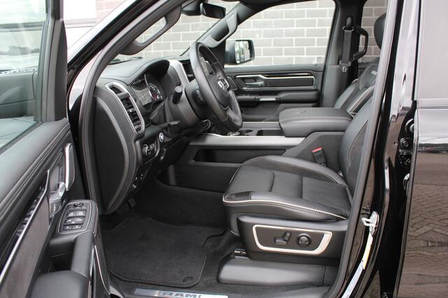 Dodge 1500 Ram 5.7 V8 4x4 Crew Cab Laramie / Luchtvering / Panoramadak / N.A.P.