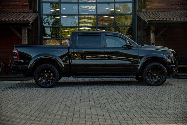 Dodge 1500 Ram 5.7 V8 4x4 Crew Cab Laramie !!! 1e eigenaar !!! Wide Body