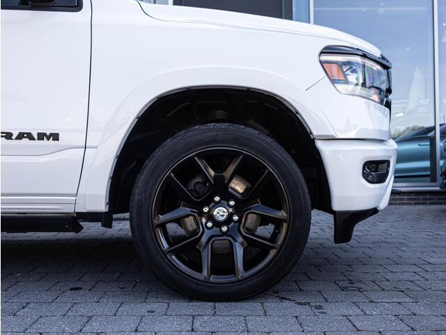 Dodge 1500 Ram 5.7 V8 4x4 Crew Cab Laramie Night | Luchtvering | Elektrische side steps |