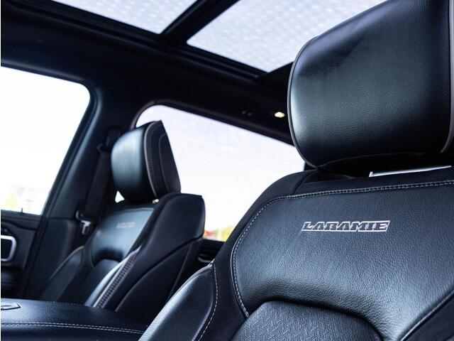 Dodge 1500 Ram 5.7 V8 4x4 Crew Cab Laramie Night | Luchtvering | Elektrische side steps |