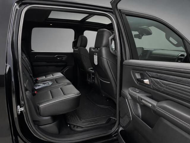 Dodge 1500 RAM LIMITED CREW CAB LIMITED NIGHT ED. | GEEN BPM! | LPG | BOMVOL! |