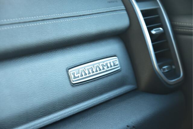 Dodge 1500 Ram 5.7 Hemi Crew Cab Laramie