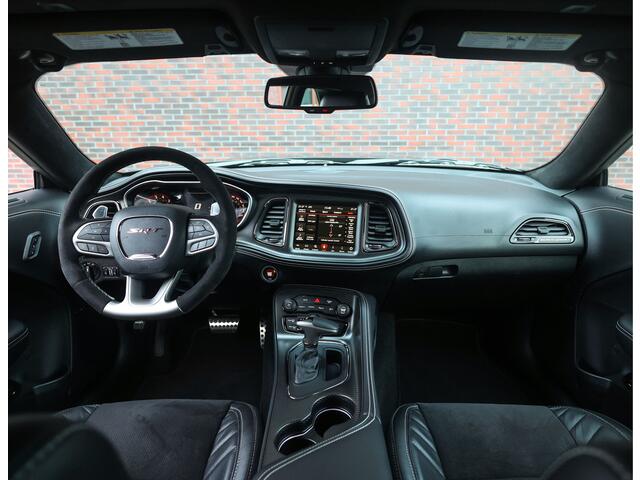 Dodge CHALLENGER SRT Hellcat Redeye Black Ghost | 1/300 - 1e eig. - Org. EU