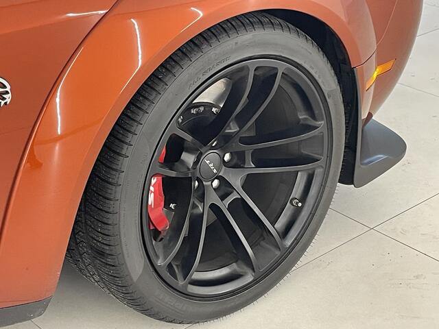 Dodge CHALLENGER 6.2 SRT Hellcat Widebody