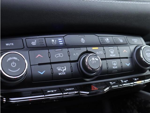 Dodge DURANGO 392 SRT AWD 6,4L V8 Dodge Durango 392 SRT AWD 6,4 | VAN | 481 PK | Adaptive cruise control