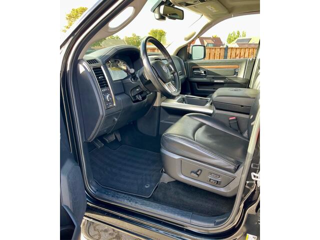 Dodge RAM PICKUP 5.7 V8 4x4 CREW LARAMIE 3500KG