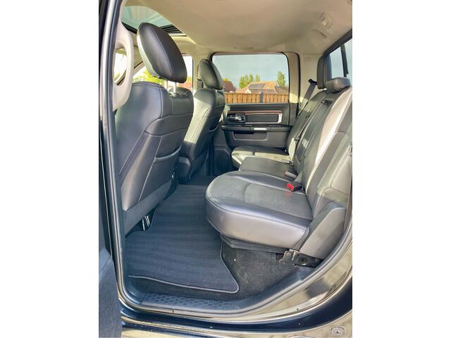 Dodge RAM PICKUP 5.7 V8 4x4 CREW LARAMIE 3500KG