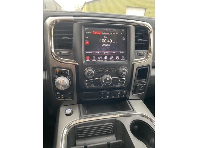 Dodge RAM PICKUP 5.7 V8 4x4 SPORT