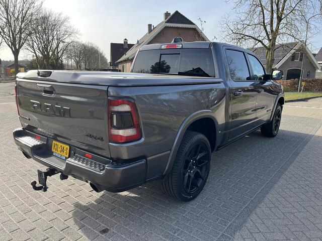 Dodge RAM PICKUP 5.7 V8 4x4 Crew Cab Laramie "Pano- H&K"