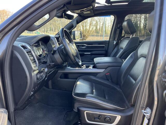Dodge RAM PICKUP 5.7 V8 4x4 Crew Cab Laramie "Pano- H&K"