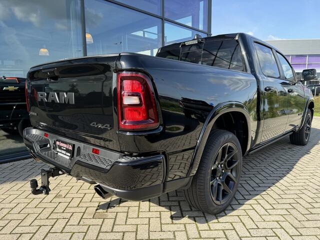 Dodge RAM PICKUP Laramie Night Premium Hurricane | H&K | Elektrische treeplanken