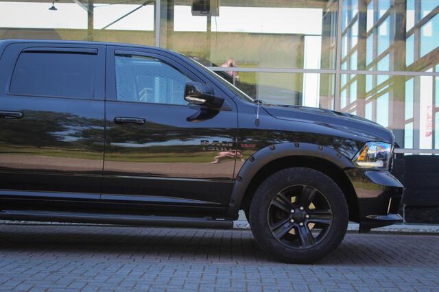 Dodge RAM PICKUP 5.7 V8 4x4 QC 6'4