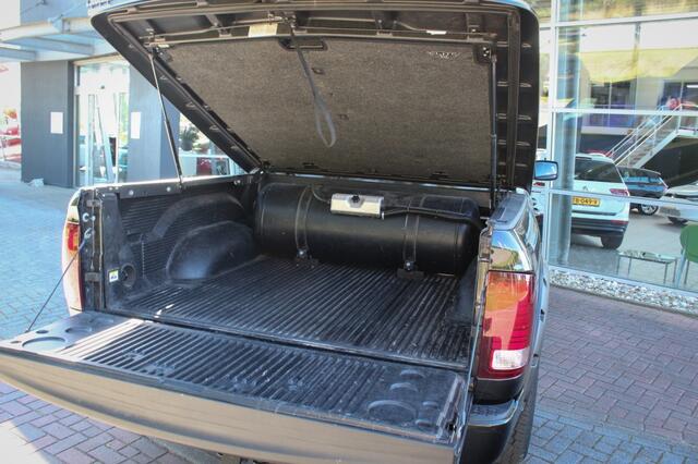 Dodge RAM PICKUP 5.7 V8 4x4 QC 6'4