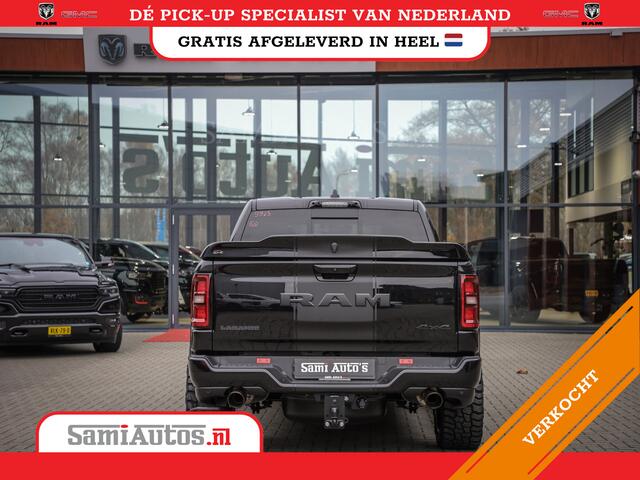 Dodge RAM PICKUP PREMIUM NIGHT | MAY 2025 BOM VOL + HUD & 14.4 INCH SCHERM | LUCHTVERING | 420PK 636 Nm | PRIJS MET LPG EN COVER EN GARANTIE | DUBBELE CABINE | PICK UP | 5 PERSOONS | DC | GRIJSKENTEKEN | VOORRAAD NR 2232 - 3424