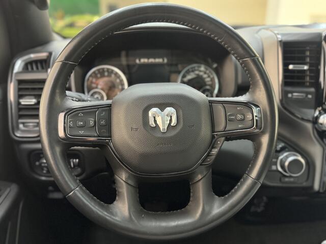 Dodge RAM PICKUP 1500 5.7 V8 4x4 Crew Cab Big Horn 6 ZITS!