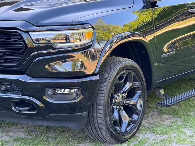 Dodge RAM PICKUP 5.7 V8 4x4 Crew Cab Limited Night