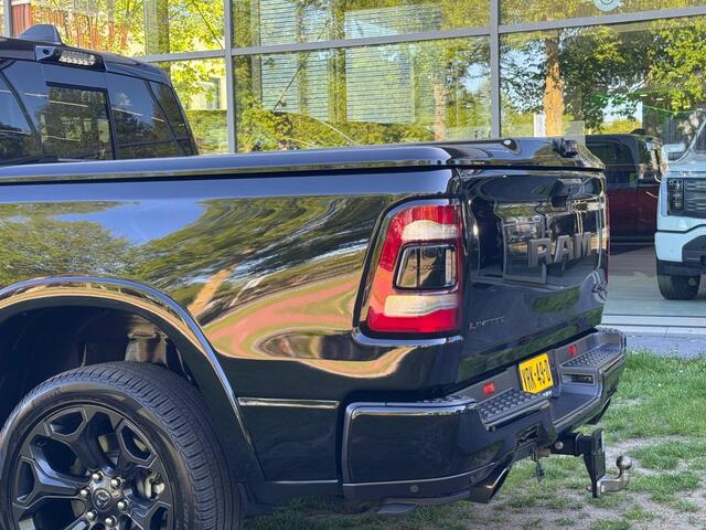 Dodge RAM PICKUP 5.7 V8 4x4 Crew Cab Limited Night