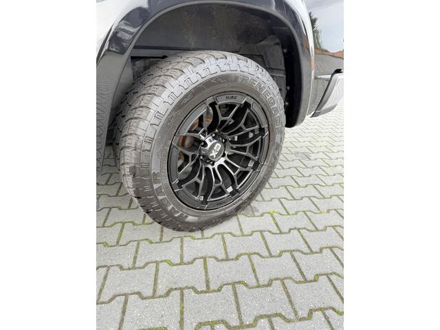 Dodge RAM PICKUP 5.7 HEMI V8 4x4 LARAMIE WIDE BODY KMC WHEELS