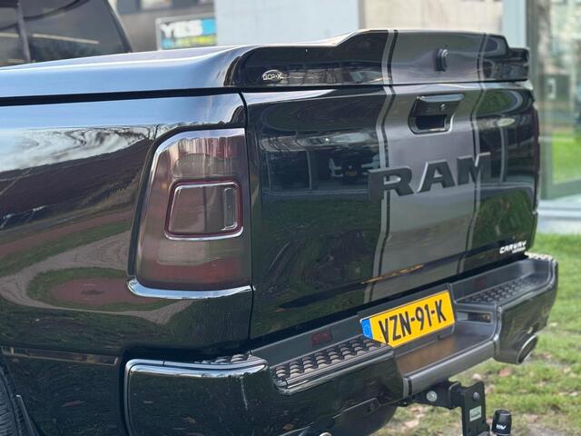 Dodge RAM PICKUP BJ2024 5.7 V8 4x4 Laramie Night 22inch / PANO / LPG / NL-AUTO