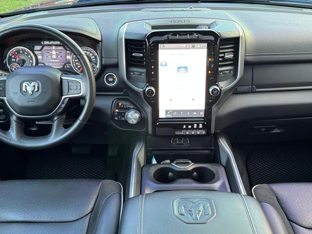 Dodge RAM PICKUP BJ2024 5.7 V8 4x4 Laramie Night 22inch / PANO / LPG / NL-AUTO