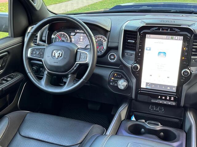 Dodge RAM PICKUP BJ2024 5.7 V8 4x4 Laramie Night 22inch / PANO / LPG / NL-AUTO