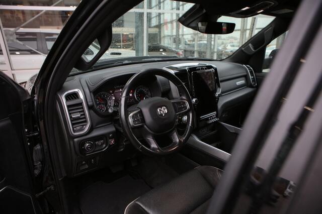 Dodge RAM PICKUP 5.7 V8 4x4 CC Laramie |