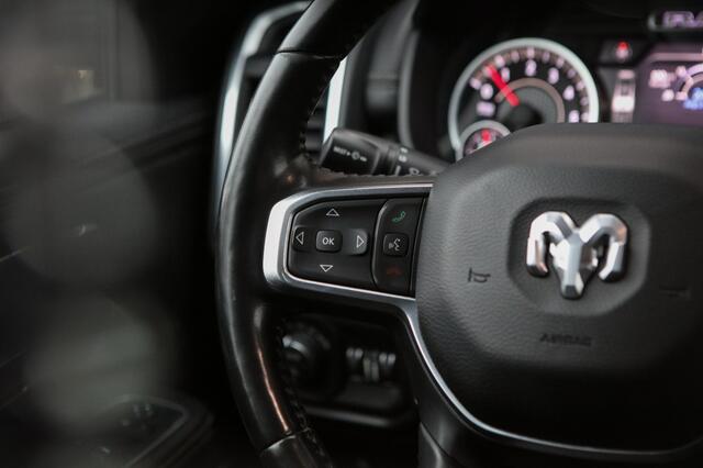 Dodge RAM PICKUP 5.7 V8 4x4 CC Laramie |