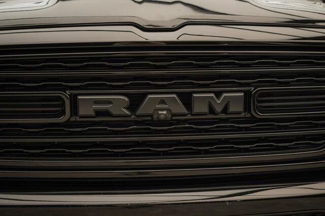 Dodge RAM PICKUP 4X4 Limitid Night