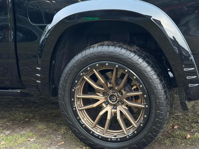 Dodge RAM PICKUP 5.7 V8 HEMI 4x4 Limited Night WB Demo